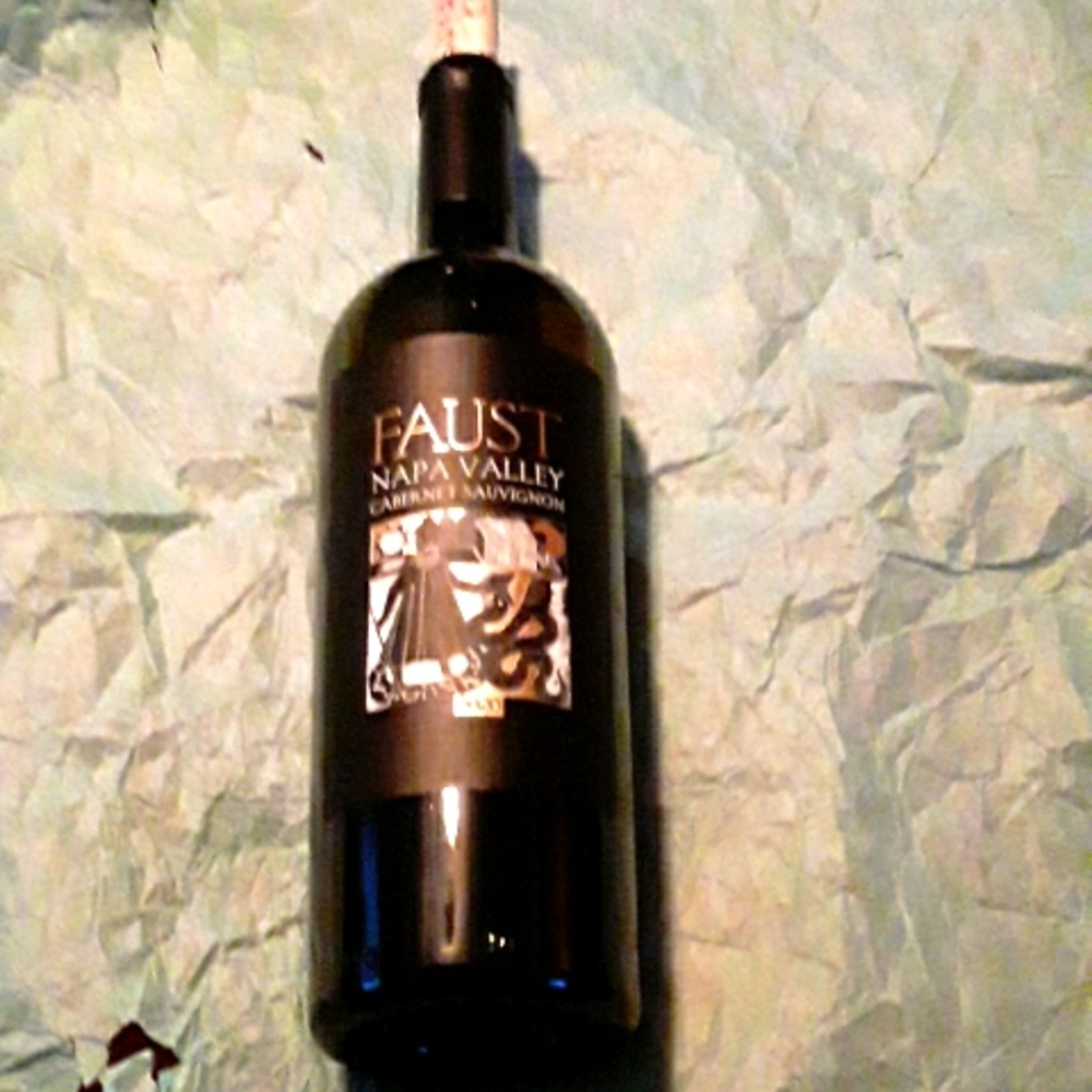 Wine container